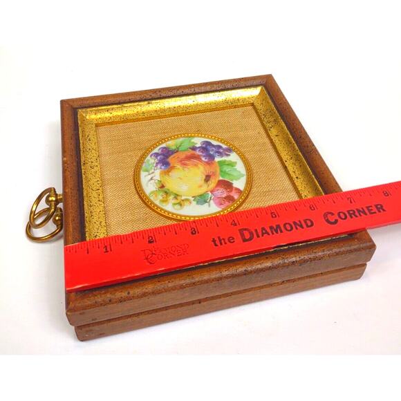 Vintage Pair B&S Creations NY Framed Wall Art Porcelain Cameos Gold Gilt 1940’s - Picture 3 of 10